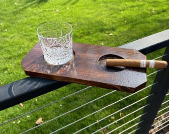 Bandeja de bourbon y puros