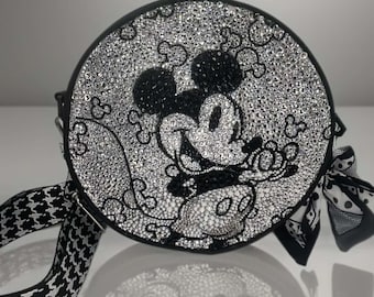Bolso bandolera de Mickey Mouse con cristales hechos a mano / Bolso de arte de cristal único / The Diamond Darling Co.