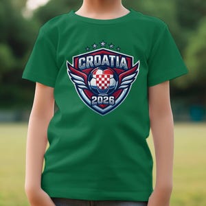 Green t-shirt with Croatia 2026 football crest and stars.