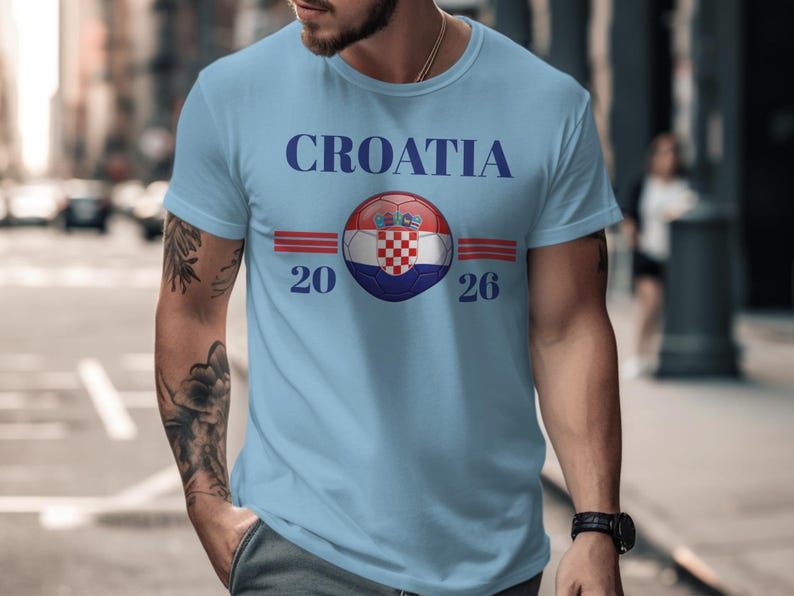 Light blue t-shirt with Croatia text and football crest.