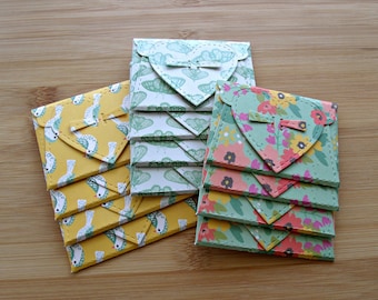 Sobres pequeños con diseño de pájaros y mariposas: Tarjetas con solapa de corazón - Juego de 12