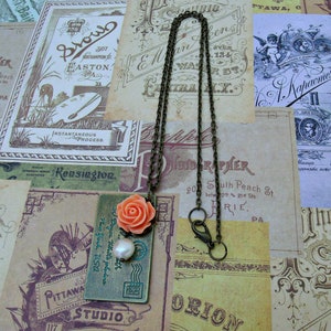 Una carta para ti: collar de pátina, bronce, collar colgante, collar de cadena, collar de cabujón y perlas de agua dulce
