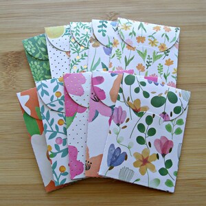 Fleur sauvage : lot de 10 mini enveloppes de poche, enveloppes en papier cartonné à imprimés variés, enveloppes prédécoupées avec mini cartes de correspondance plates