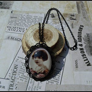 Charming little beauty:30x40mm glass cabochon pendant necklace,chain necklace,vintage image
