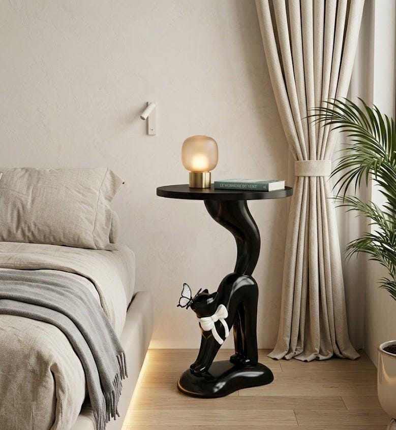 Table D'appoint Chat Chic À Nœud Papillon, Bout De Canapé Design Original, Basse Figurine Animale Élégante
