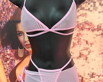 Conjunto de tres piezas de malla con pedrería