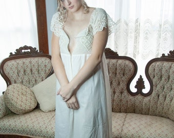 1800s nightgown