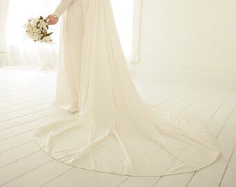 Victorian Wedding Dresses Off White