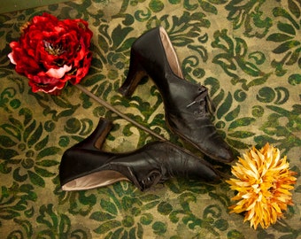 Black Edwardian shoes, antique leather lace up heels oxfords steampunk granny 6 1910s 1920s flapper vintage