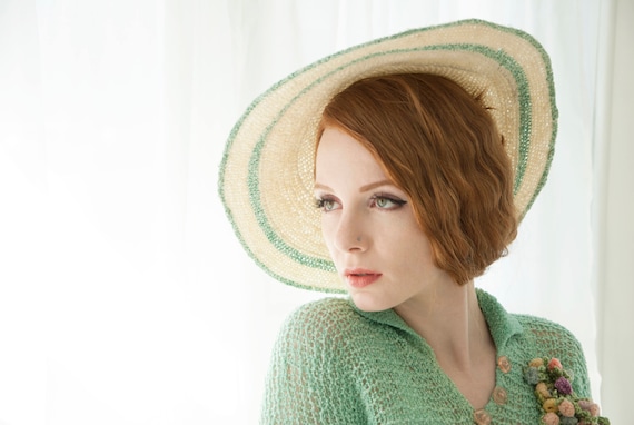 RESERVED Vintage 1930s knit sun hat, side tilt car