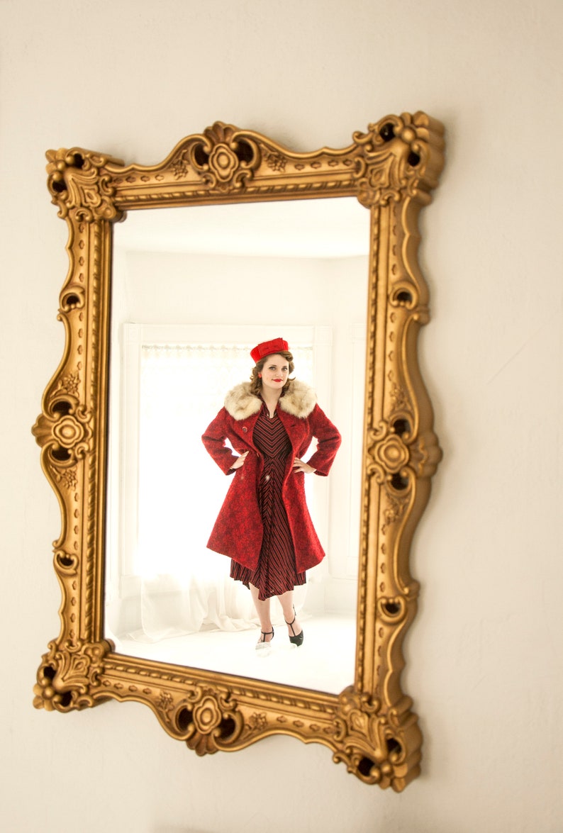 ladies winter L XL Vintage 1950s red floral coat black snowflake pin-up boucle wool white fox fur collar