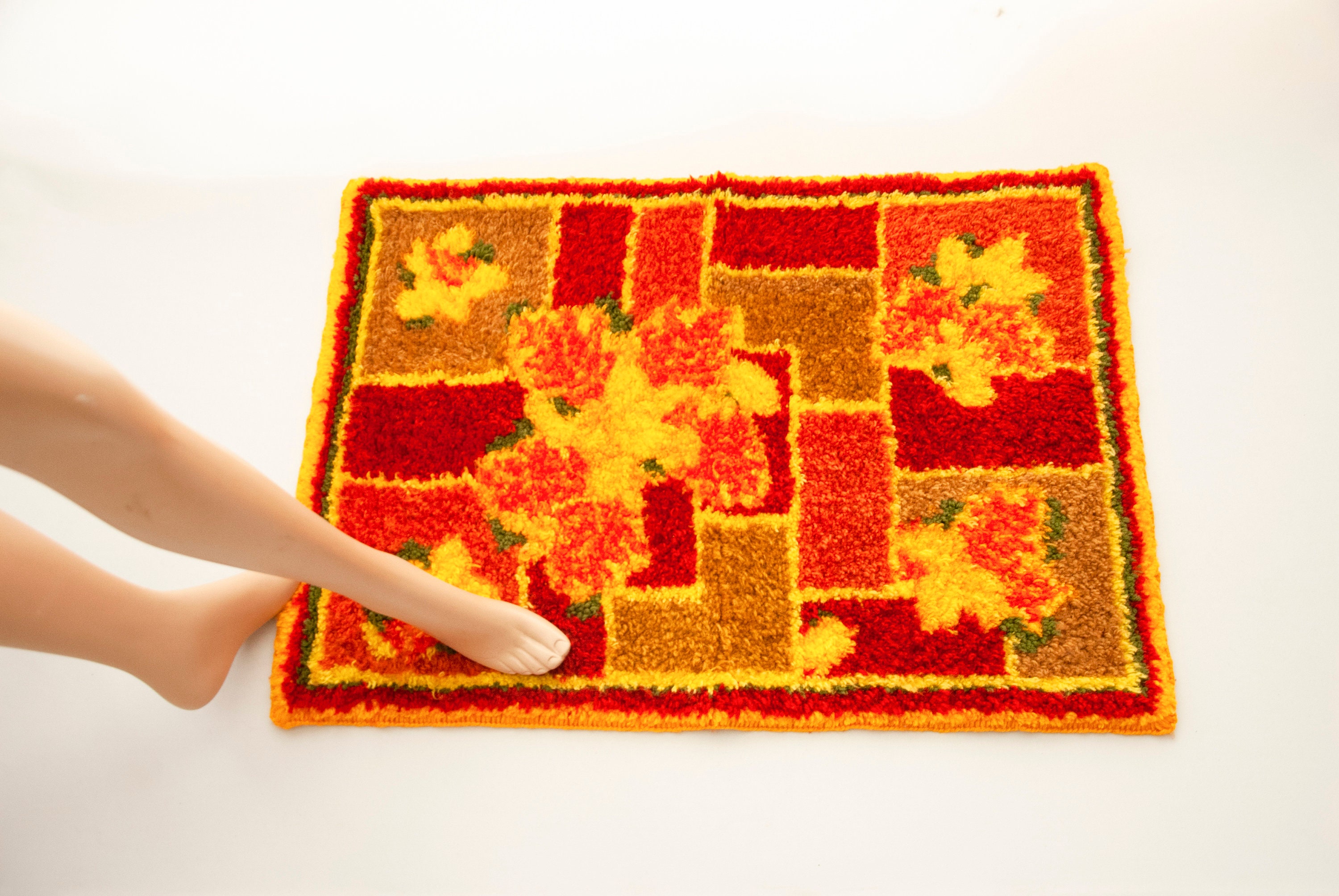 Vieux Tapis Floral Coloré de Shag, Rouge Rouille Jaune Orange, Fleurs Couleurs d'automne, Accent Zon