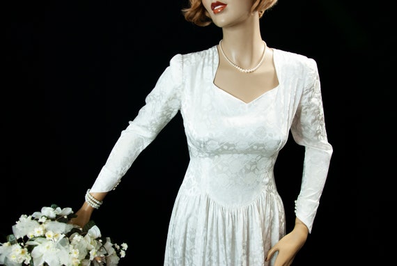 Vintage 1940s floral wedding dress, white brocade… - image 4