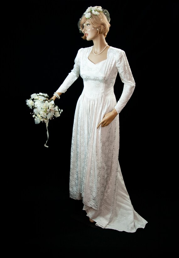 Vintage 1940s floral wedding dress, white brocade… - image 1