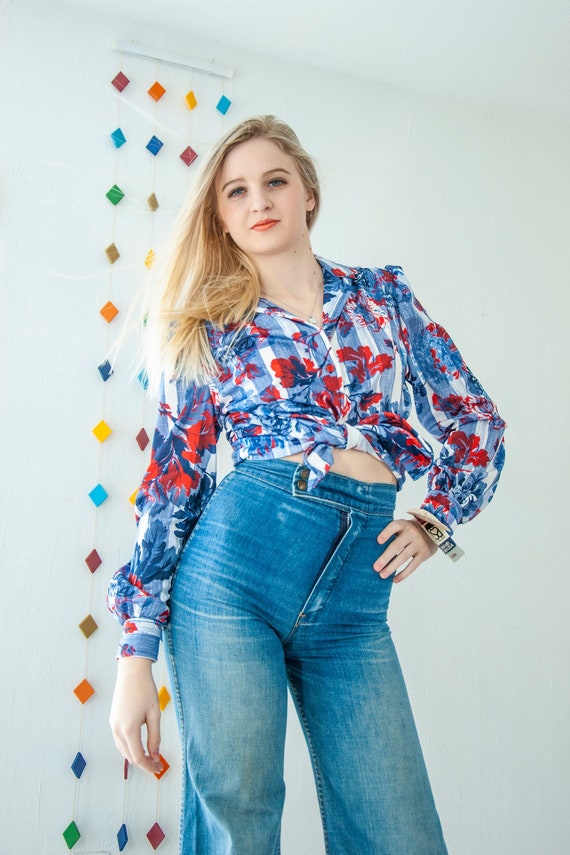 Vintage 1970s red, white and blue floral blouse, l