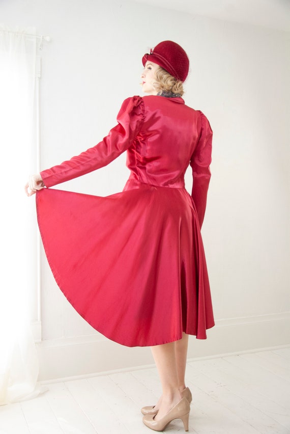 Vintage 1940s magenta satin jacket, dark pink puff