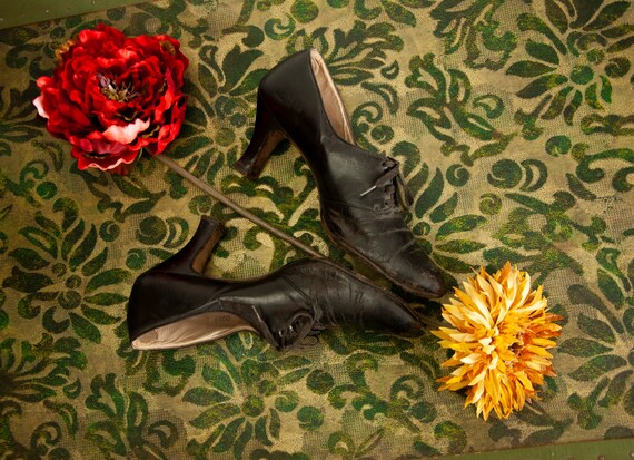 Black Edwardian shoes, antique leather lace up hee
