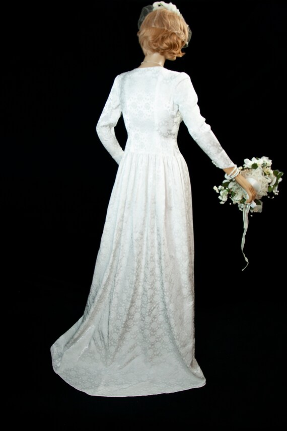 Vintage 1940s floral wedding dress, white brocade… - image 10