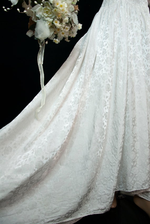 Vintage 1940s floral wedding dress, white brocade… - image 8