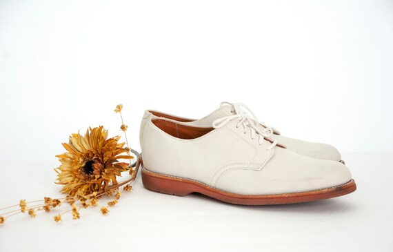 Vintage men's white leather shoes, light beige Lan