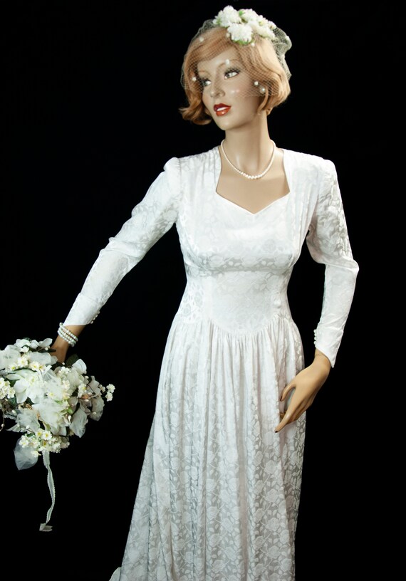 Vintage 1940s floral wedding dress, white brocade… - image 3