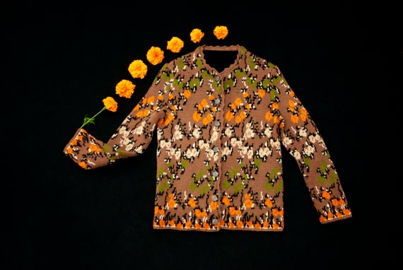 RESERVED Vintage floral sweater, brown orange whit
