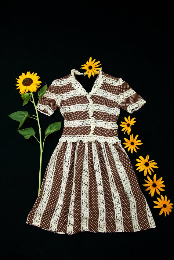 Vintage 1940s striped silk dress, brown white lace