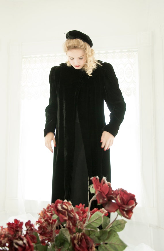Vintage 1930s black velvet coat, collar, long dust