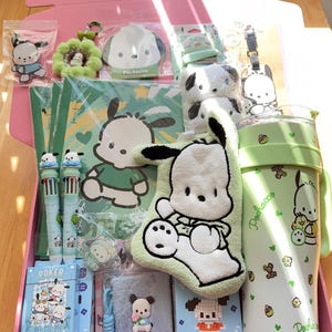 Kawaii Surprise Gift Box | Plushies, Accessories (20+ Items)