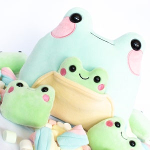 Adorable frog stuffed animal | small pillow with cute baby frog plush | Mom & Baby Frog | Cute gift for Mother&#39;s Day, Friends and More!