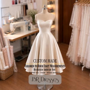 Vestido de novia de satén hecho a medida, vestido de novia de corte A hasta la rodilla, escote corazón, espalda descubierta, vestido de novia de tirantes finos