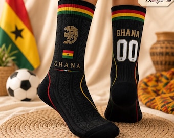 Personalisierte Fussball Cup 2026 Crew Socken, Benutzerdefinierte Ghana Fussball Team Socke, World Tour Spieltag Fan Geschenk, Country Sport Socken mit schwarzen Sternen