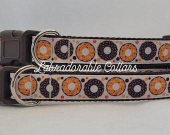 Collar de perro con forma de donut y especias de calabaza. Collar de perro con forma de donut para Halloween. Correa para perro con forma de donut. Arnés de collar con forma de donut.