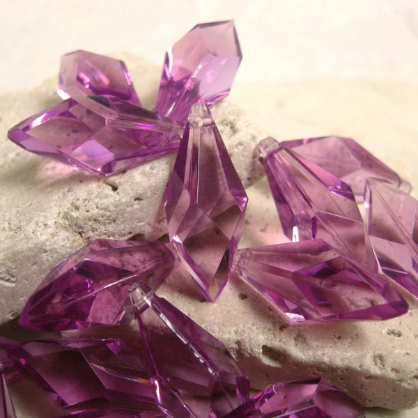 Vintage 1" Pointed Facet Teardrop Beads in Amethyst.  18 pcs.