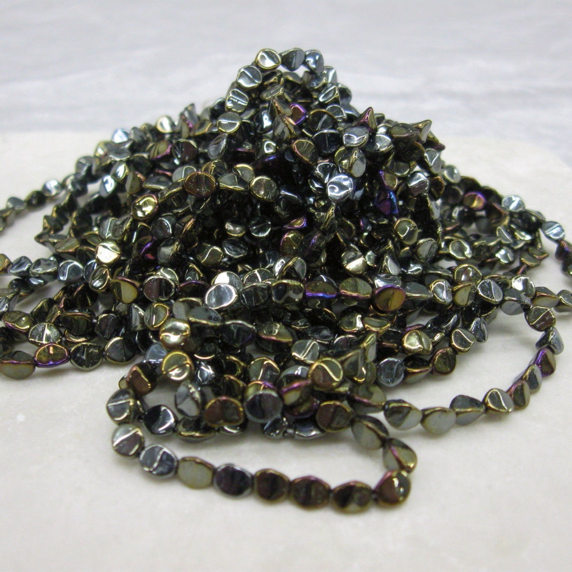 Vintage Iridescent 5x4mm 3 Sided Glass Beads in Bronze Iris. 4 Dz. Etsy Canada