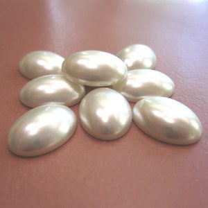 Vintage 18x13mm Pearl Cabs in White Luster.  1dz