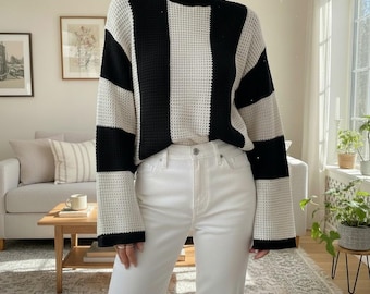 Gestreifter Strickpullover: Weicher, leichter Komfort, minimalistischer Stil