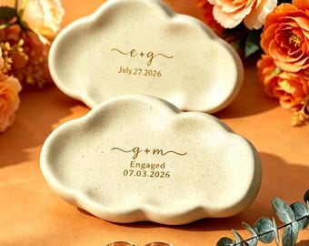 Gegraveerde naamsieraden schotel, aangepaste ringhouder met initialen, handgemaakte mat keramische ringtray, bruidsmeisje cadeau voor haar, bruids douchecadeau
