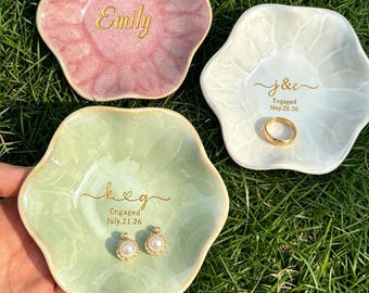 Gegraveerde sieradenschaal, gepersonaliseerde keramische ringhouder, aangepaste naamringschaal, cadeau bruidsmeisje, lade bruiloft initialen, perfect cadeau voor haar