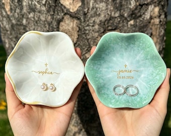 Gegraveerde sieradenschaal met naam, aangepaste doopringschaal, gepersonaliseerd bord met doopsieraden, babyzegenbakje, cadeau voor peetdochter