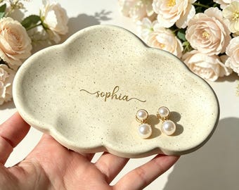 Gepersonaliseerde bruidsmeisje sieraden schaaltje, naam gegraveerde ringhouder, aangepaste sieraden opslag, vrijgezellenfeest cadeau voor haar, gunsten bruiloft