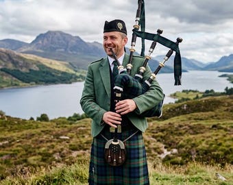 Jeu complet de cornemuses Highland, housse tartan verte, montures argentées - Instrument professionnel