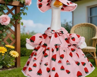 Veranda-gansjurk met fruitprint en motorkap, lente-outfit appel/aardbei/kersen voor 23-inch gazongans | Leuke zomerse tuindecoratie