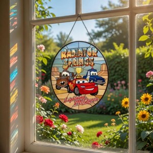 Atrapasueños de Rayo McQueen de Radiator Springs, decoración para ventana de Rayo McQueen y Tow Mater de Disneyland, decoración de DisneyCar, adorno para ventana de DisneyCar imagen 2