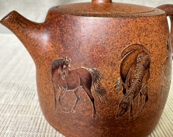 Rare "Dragon Bone Golden Sand" Yixing Zisha Teapot – Gilt-Painted "Eight Galloping Horses" Relief – Authentic 20th Century Export Heritage