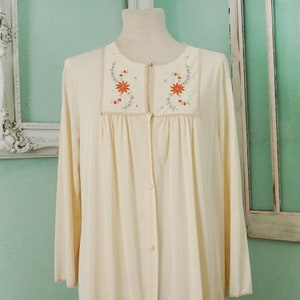 Slinky Beige Night Gown With Embroidered Flowers / 70s Vintage Women Lingerie