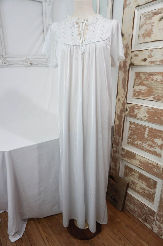 Satiny Sheer White Night Gown / Vintage Womens Li… - image 3