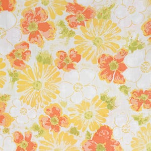 Full Flat Bed Sheet / Orange Yellow and White Flowers on White / Vintage Floral Bedding / Garden Theme Decor