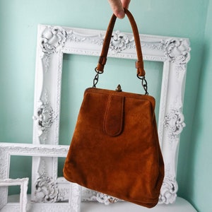 Old fashioned deals clasp handbags