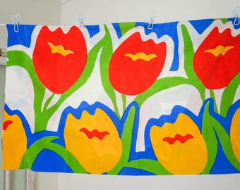 Single Pillow Case / Brightly Colored Mod Floral / Large Scale Flower Pattern / Vintage Garden Theme Bedding